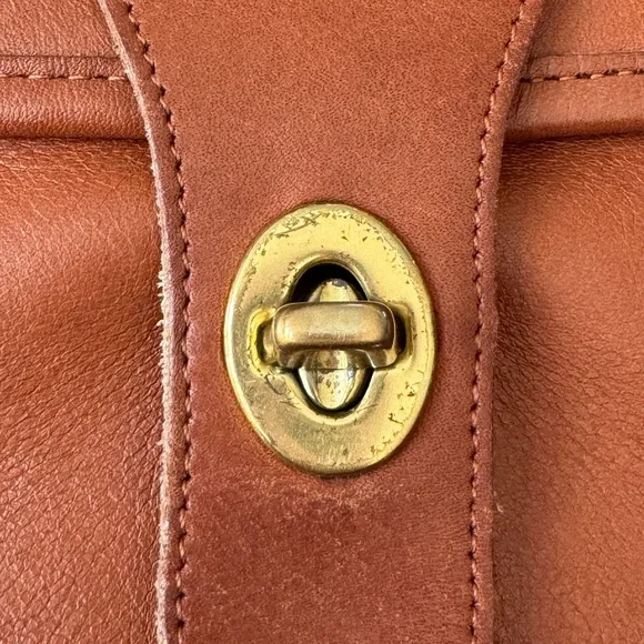 Coach Vintage Willis Station Leather Crossbody with Matching Checkbook Cover Tan - Picture 10 of 17